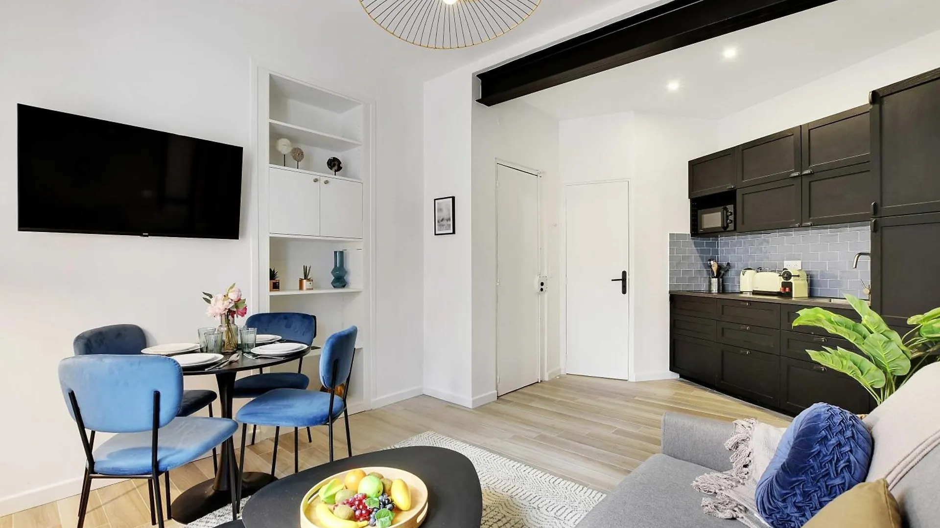 Lovely Apartment - 1Br-4P - Buttes-Chaumont Parigi